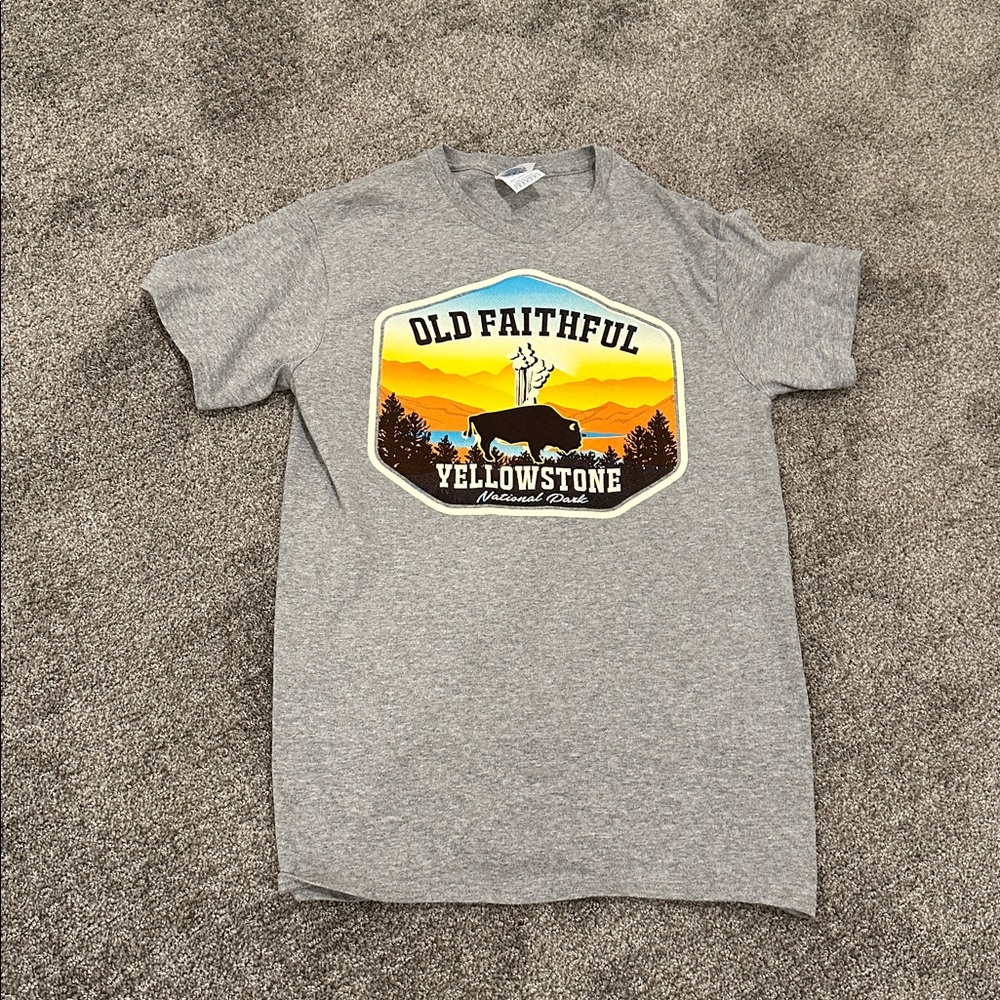 Delta Gray Old Faithful Yellowstone Tee